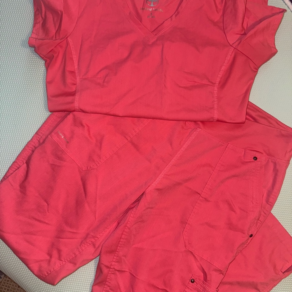 Healing Hands V-Neck Scrub Top in Pink